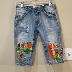 Jorts by Evolution In Design. Light‎ wash. Distressed. Paint. Size 20.